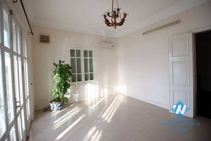 Lake view house for rent with four bedroom and four bathroom in Westlake Tay Ho, Hanoi